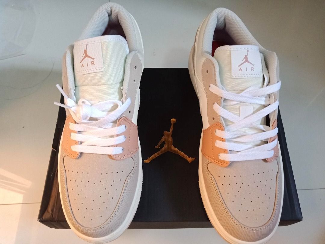 Aj4 pastel top