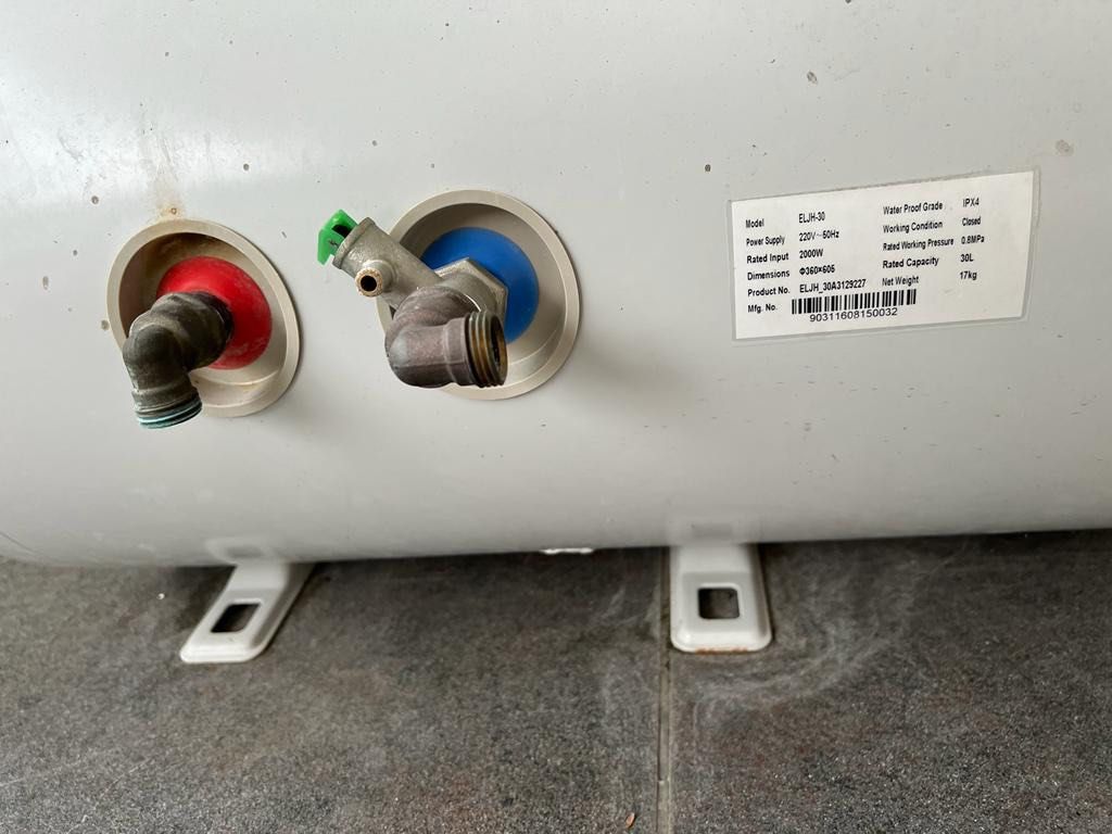 A.O. Smith 30L horizontal electric water heater, Furniture u0026 Home Living,  Bathroom u0026 Kitchen Fixtures on Carousell