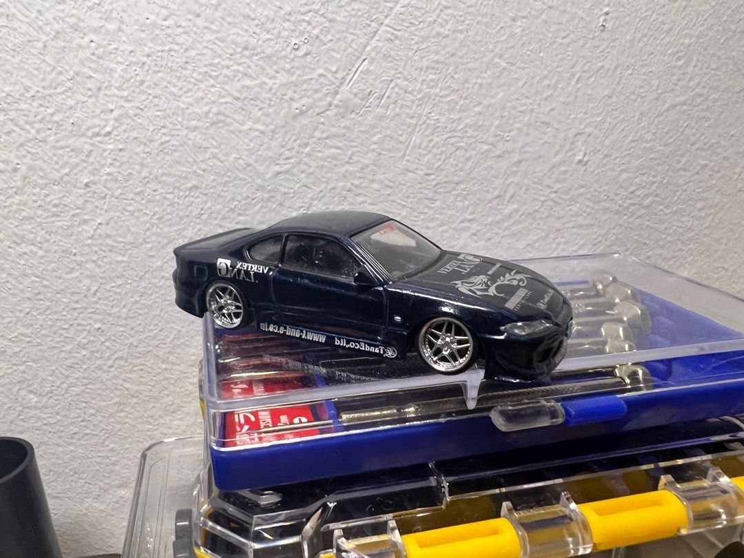 Aoshima diecast shop