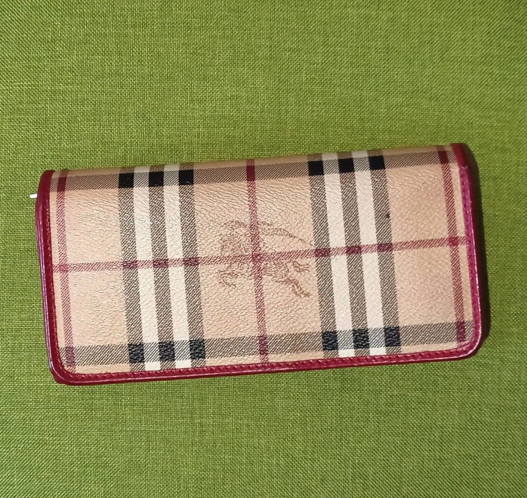 Authentic Burberry Wallet, Women's Fashion, Bags & Wallets, Purses &  Pouches on Carousell