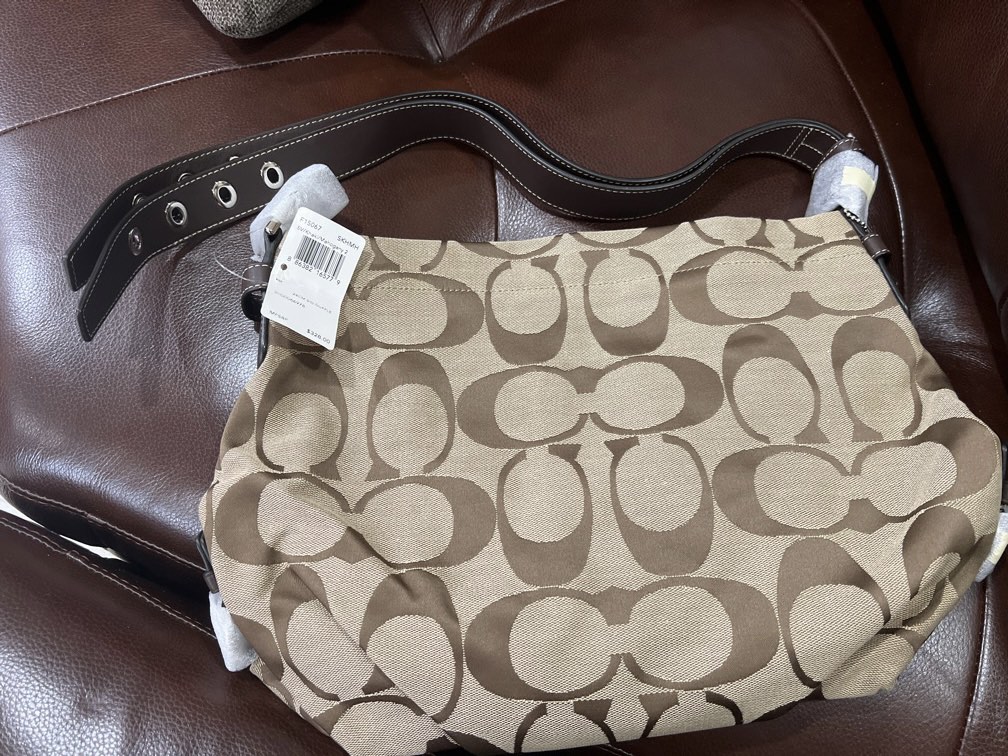Authentic Coach 24cm Signature Duffle F15067 Luxury Bags Wallets on Carousell