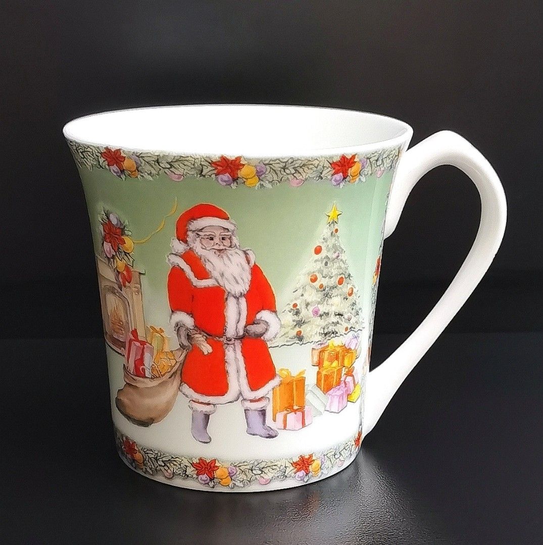 Aynsley 4 Pieces Christmas Collection Fine Bone China Mug in Original Box