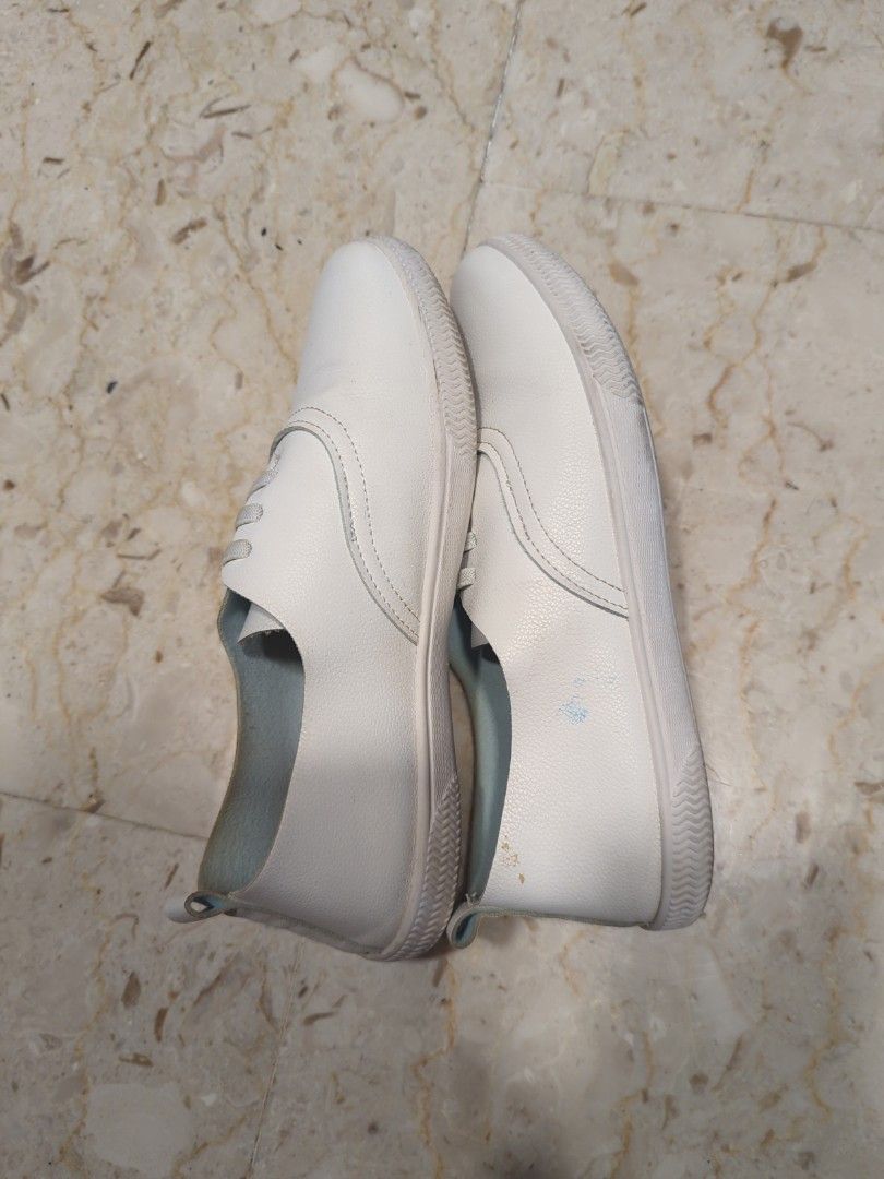 Women's sneakers hot sale size 7