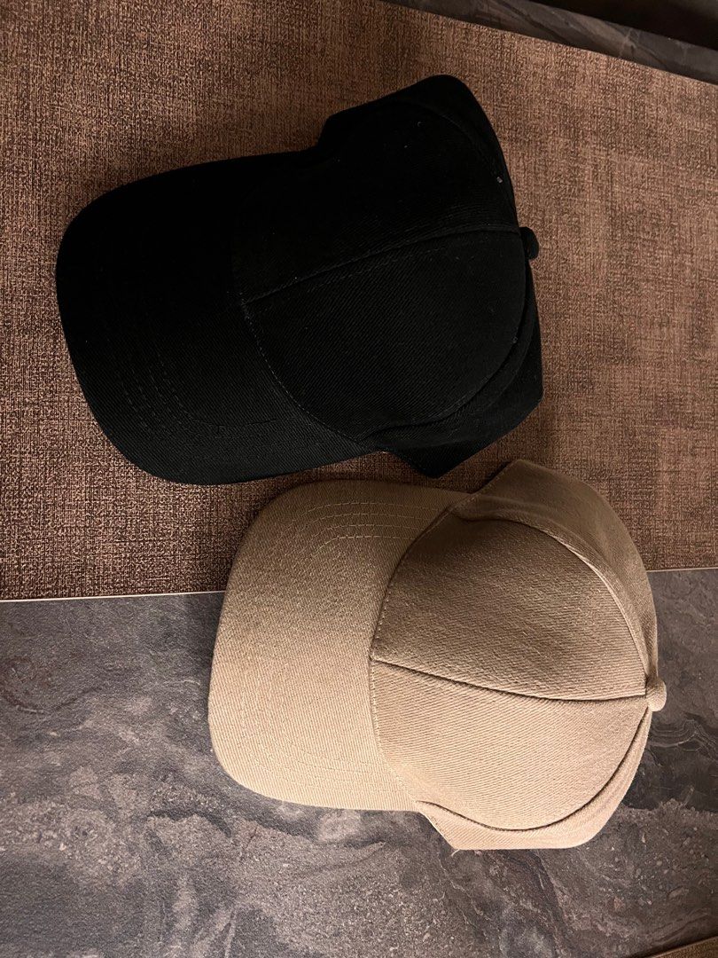 BN Korean Basic Caps (Category: Caps & Hats) located in Singapore. Submitted by bellaaaaa (Listing ID 1224303941, Image 1). Description: Brand new, never worn. Great for daily wear. Unisex. Adjustable. 1 for $5, 2 for $9 Self collection please..