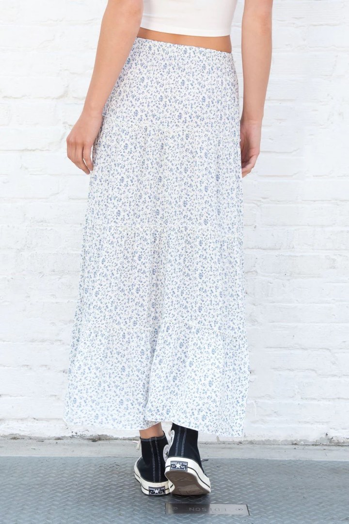 Brandy Izzy skirt, Women's Fashion, Bottoms, Skirts on Carousell