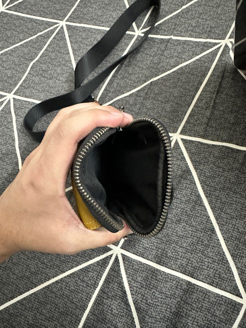 Coach small zipper discount pouch