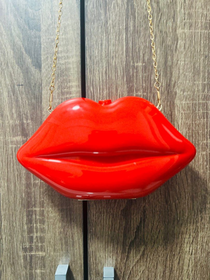Red lips hotsell handbag