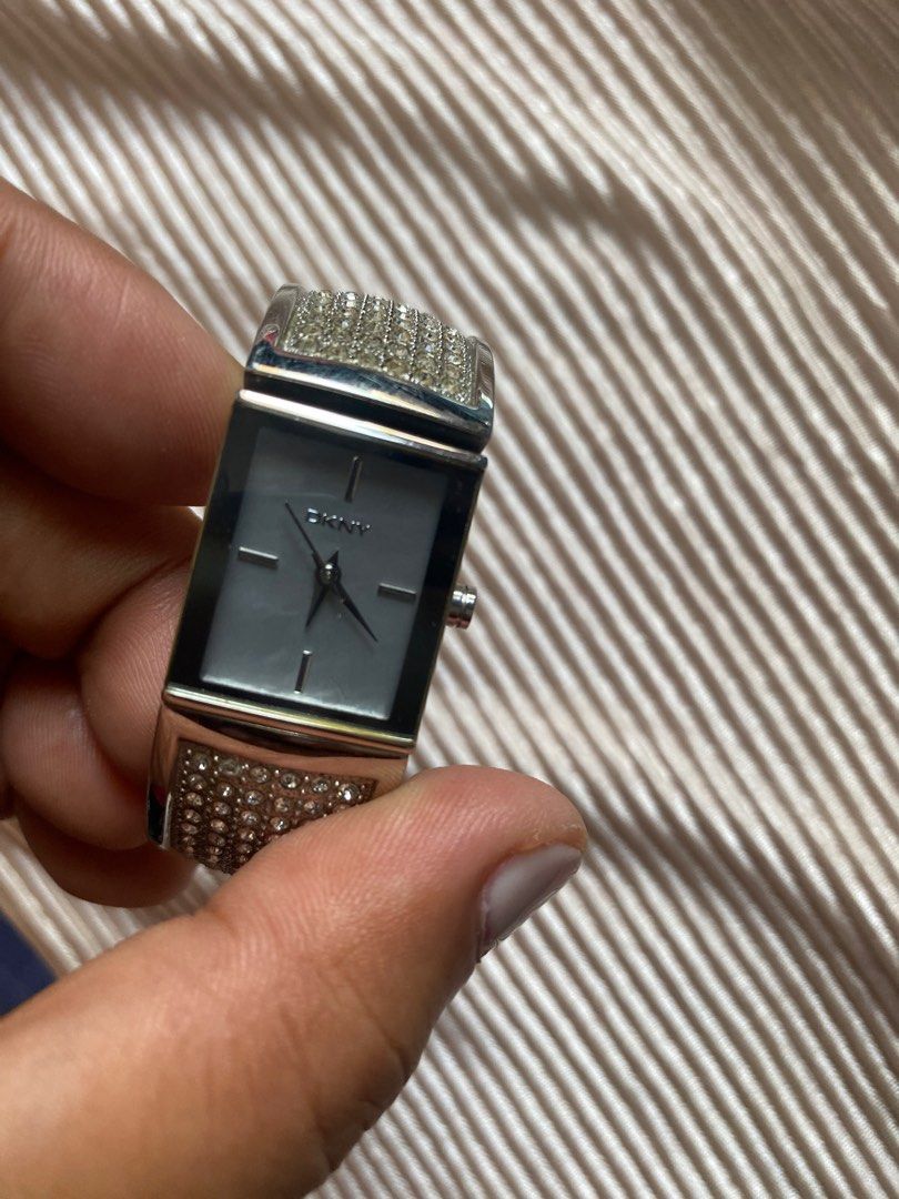 DKNY (Category: Women's Watches) located in Sual. Submitted by Twinkle (Listing ID 1224141064, Image 3). Description: .