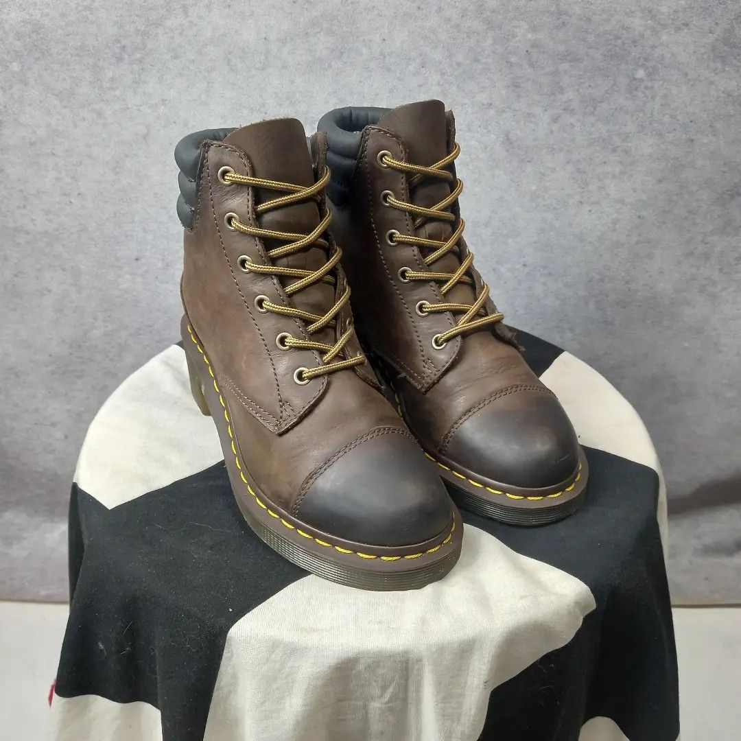 DR MARTENS MET HAK