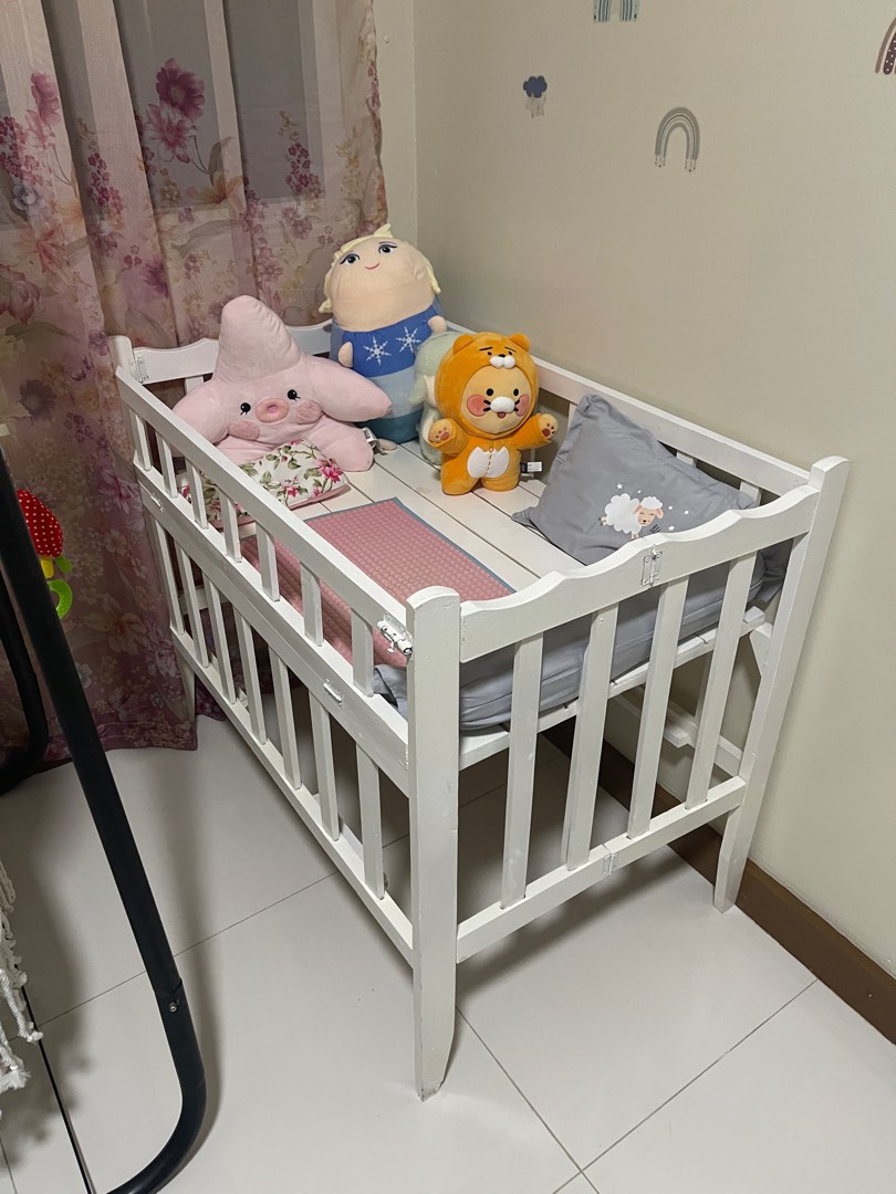DROP SIDE BABY CRIB (can do as cosleeper) on Carousell