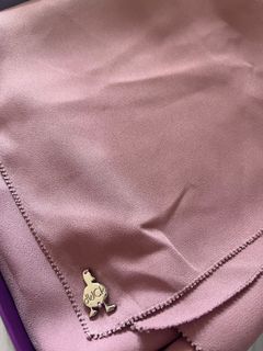 (Category: ) located in . Submitted by sarah_wardrobe (Listing ID 1224169877, Image 1). Description: .