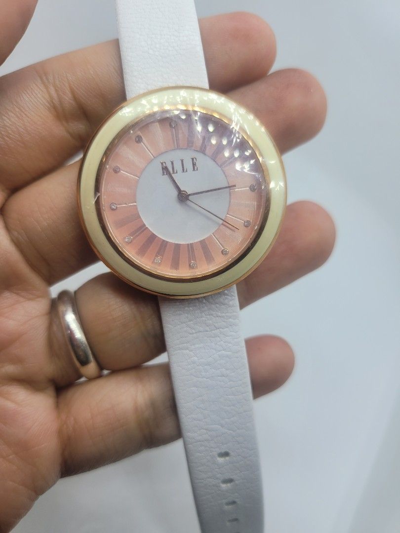 Elle discount time watch