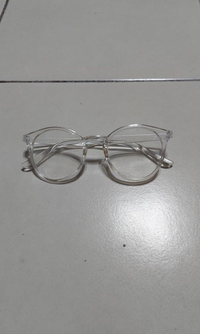 Fake clear glasses, Men's Fashion, Watches & Accessories, Sunglasses