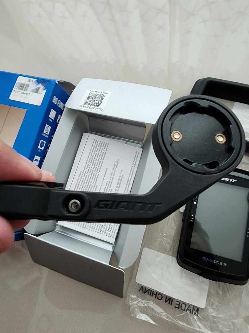 Giant Neostrack Bike Computer, Sports Equipment, Bicycles & Parts