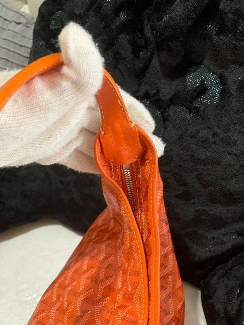 GOYARD Auth💯 (Category: Luxury Bags & Wallets) located in Quezon City. Submitted by luckydana (Listing ID 1224225785, Image 2). Description: GOYARD Fidji Hobo bag ⚜️ AUTHENTIC 💯 Excellent condition With dust bag NO HAGGLING NO LOWBALLERS NO JOY RESERVER ✨️.