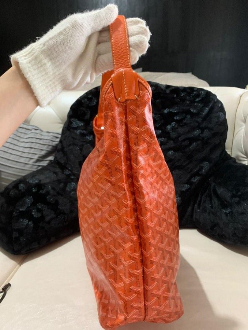 GOYARD Auth💯 (Category: Luxury Bags & Wallets) located in Quezon City. Submitted by luckydana (Listing ID 1224225785, Image 3). Description: GOYARD Fidji Hobo bag ⚜️ AUTHENTIC 💯 Excellent condition With dust bag NO HAGGLING NO LOWBALLERS NO JOY RESERVER ✨️.
