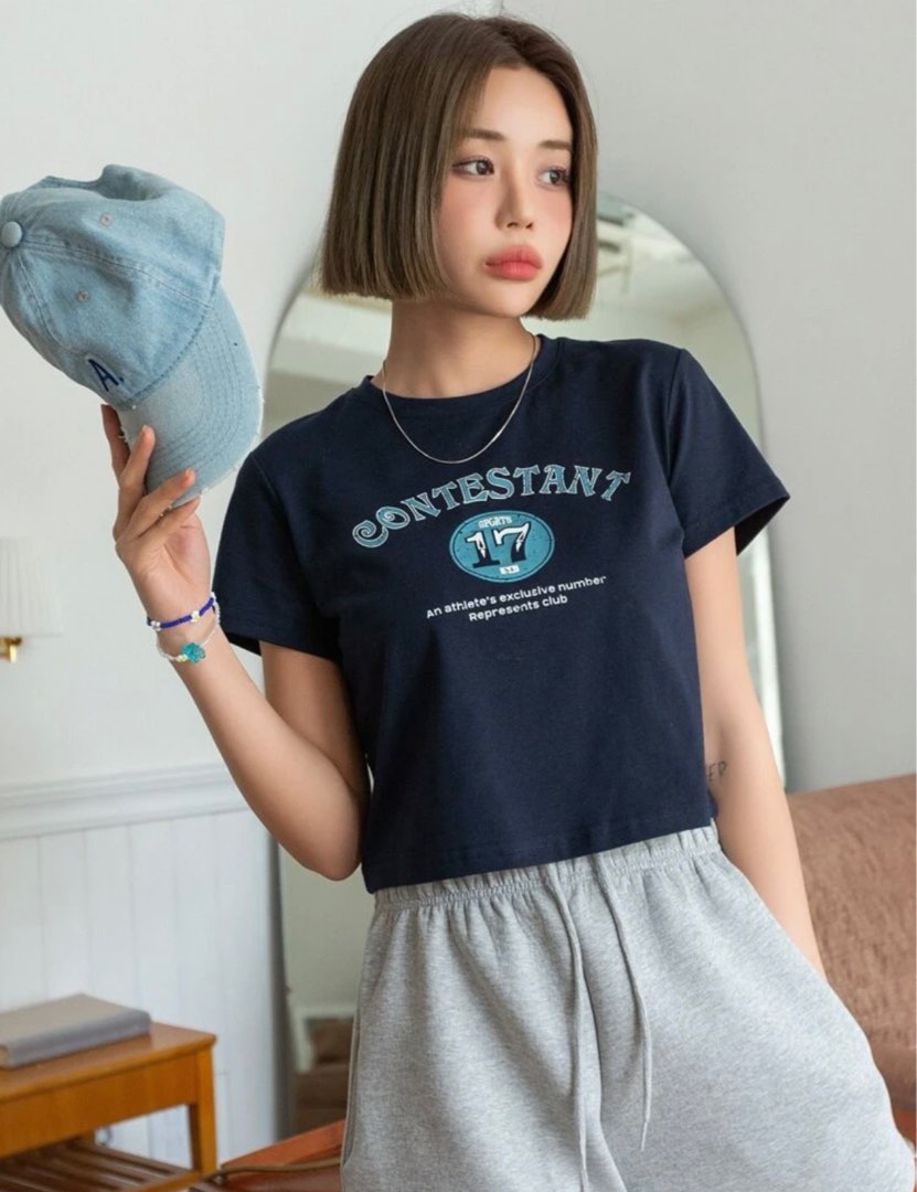 womens graphic crop tee