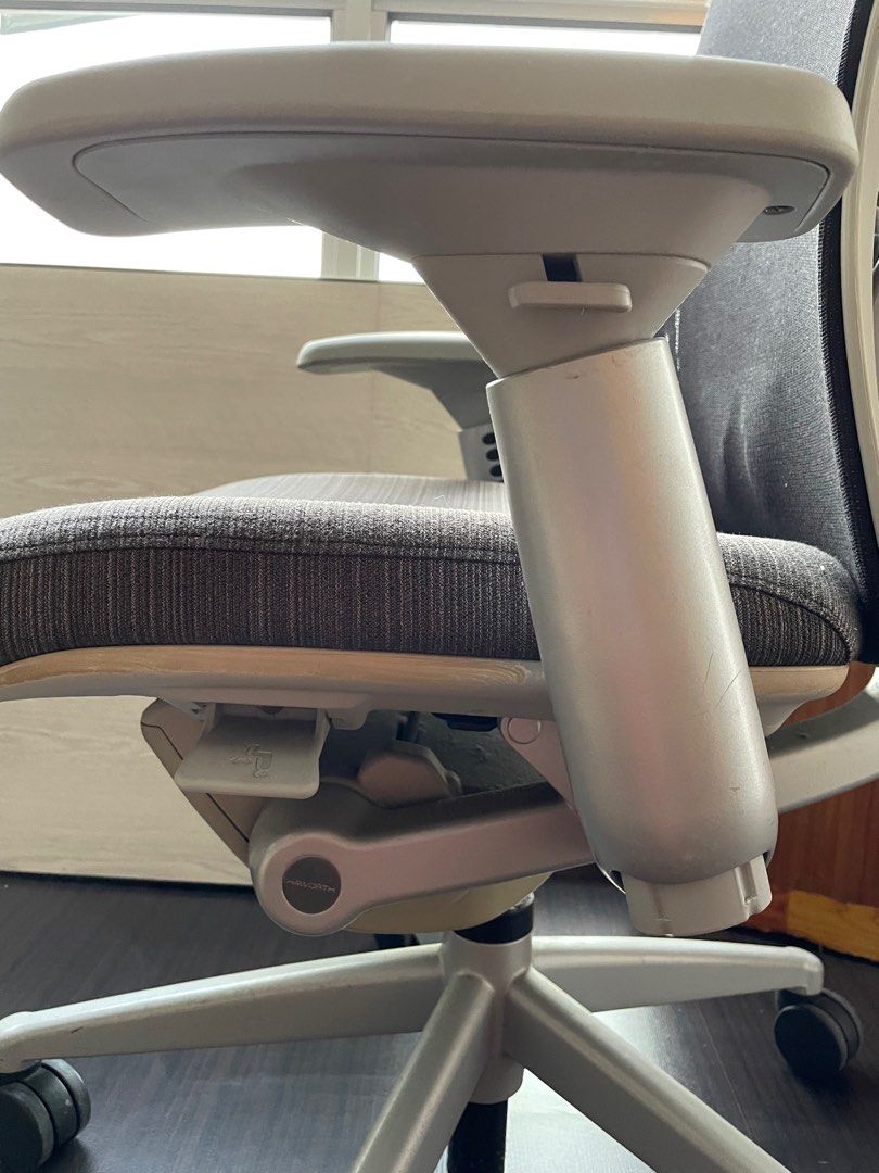 Haworth Zody Ergonomic Office Chair, Furniture & Home Living, Furniture