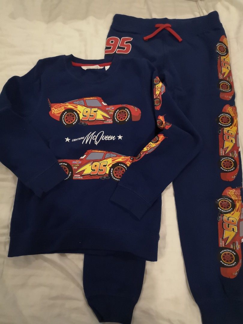 H&M lightning Mcqueen Set (Category: Babies & Kids Fashion) located in Batangas. Submitted by bashiewhite (Listing ID 1224229586, Image 1). Description: H&M Lightning Mcqueen Lounge Set Like new Used once in Japan Disney Sea Size US 8-10Y Outgrown Fits 5-10y.