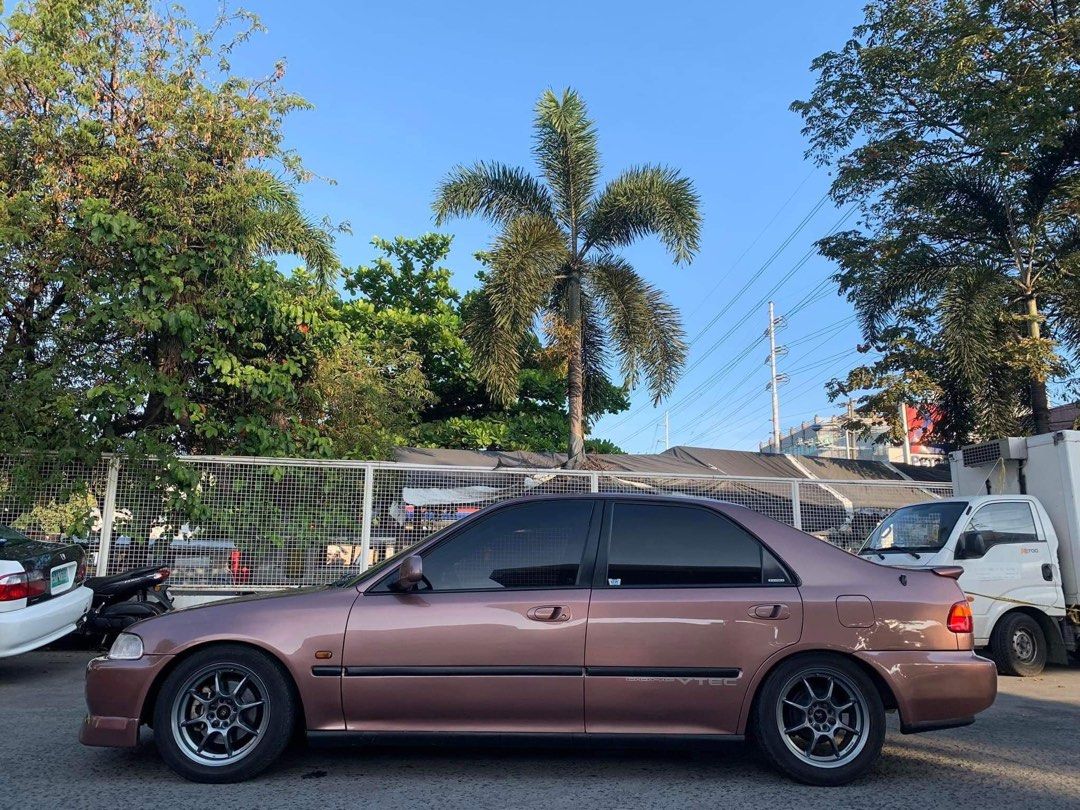 Honda Civic ESI Manual on Carousell
