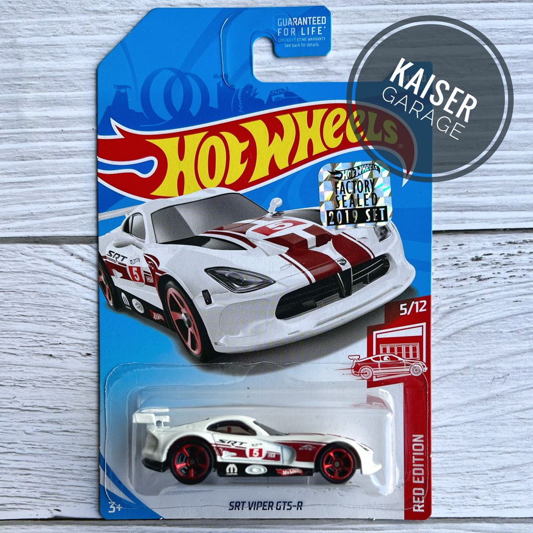Hot Wheels Target Exclusive SRT Viper GTSR Red Edition, Hobbies