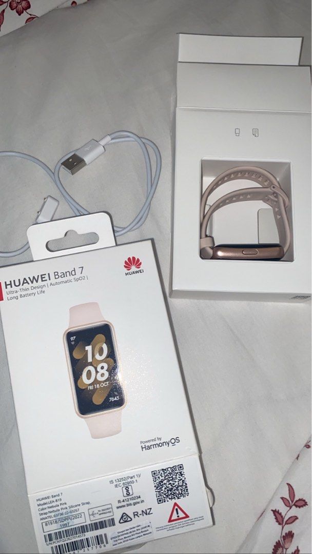 Huawei Band 7 in Nebula Pink, Mobile Phones & Gadgets