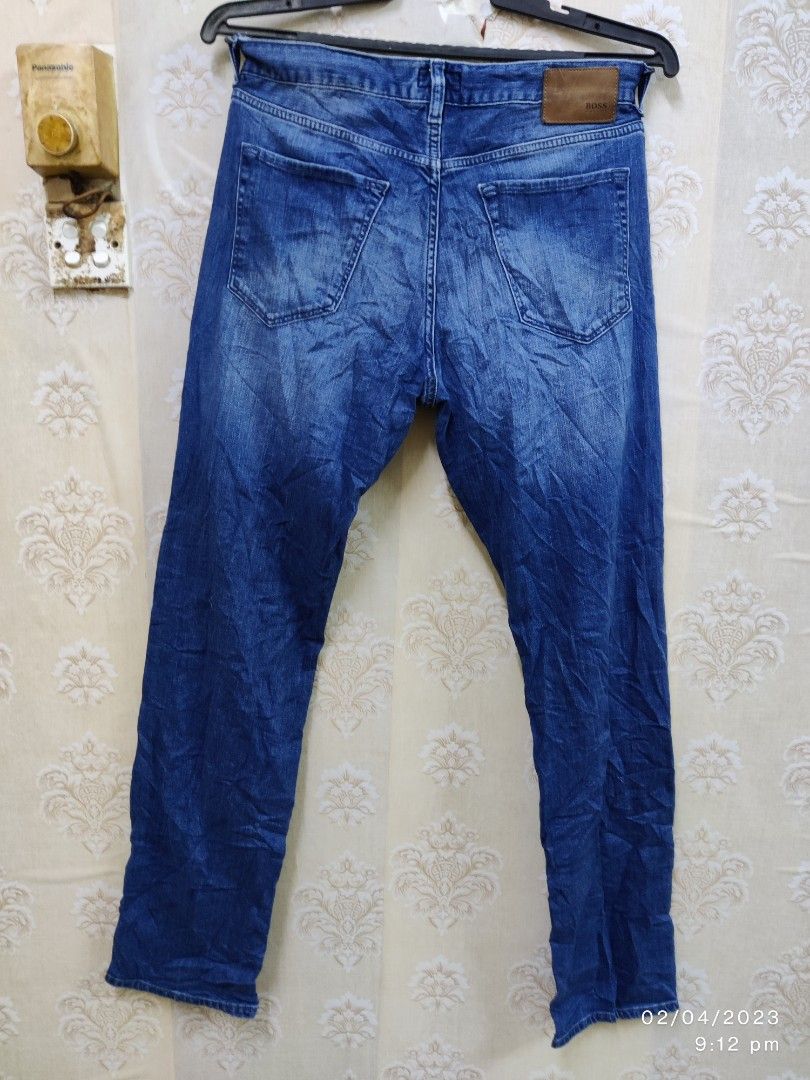 HUGO BOSS JEANS REGULAR FIT, Men's Fashion, Bottoms, Jeans on Carousell
