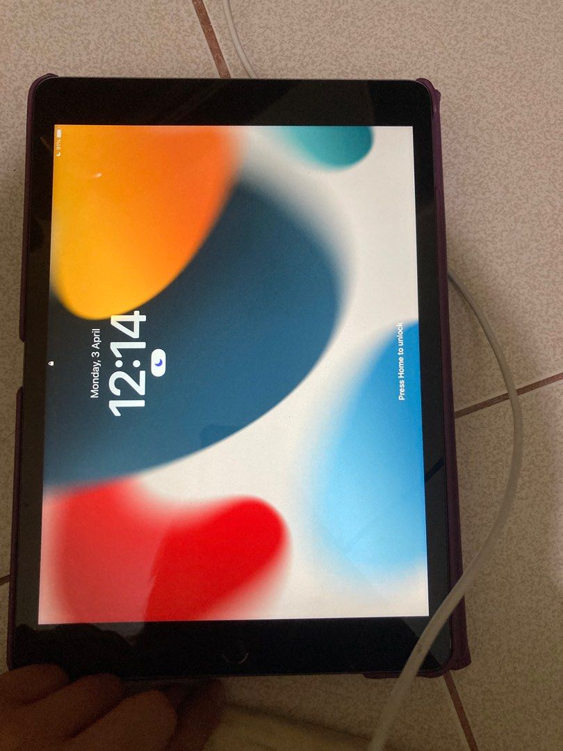 iPad Generation 9 64GB (Category: iPad) located in Taguig. Submitted by makeupjunkie22 (Listing ID 1224316703, Image 3). Description: This is brand new and I only used once. Selling as I got this from my credit card rewards for free.