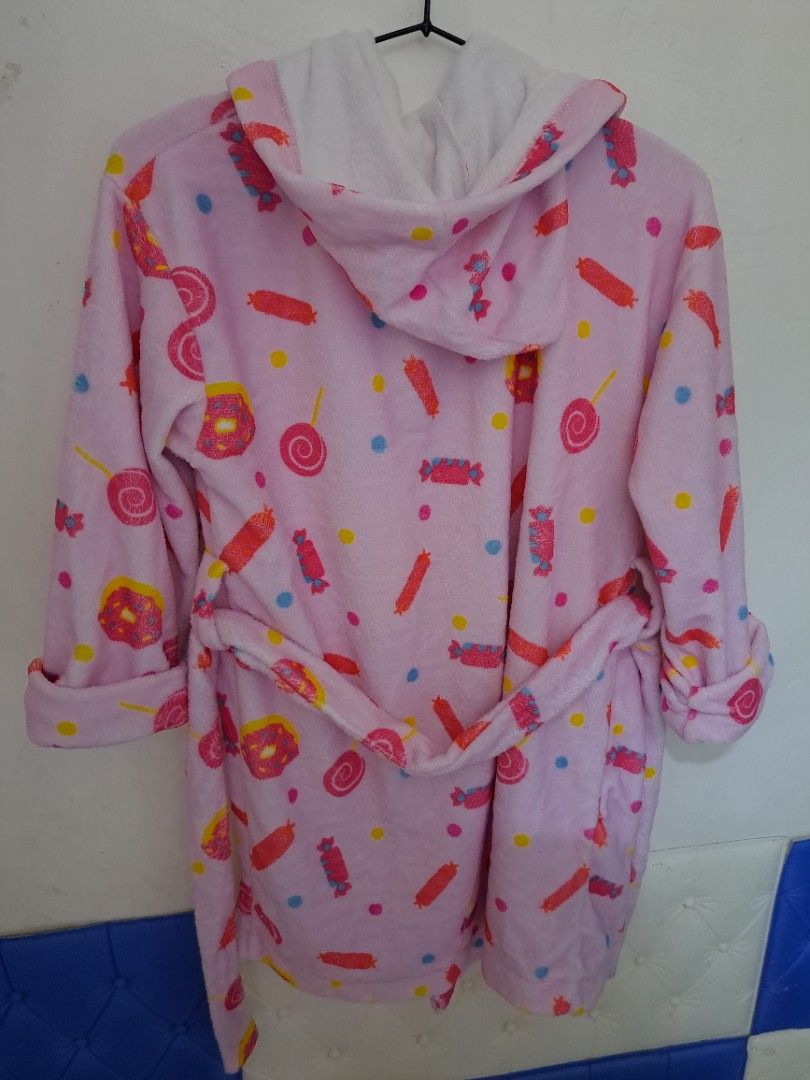 Justice Girls Soft Hooded Bathrobe (Category: Bathtub & Bath Accessories) located in Valenzuela. Submitted by us_uae.box (Listing ID 1224243441, Image 2). Description: .