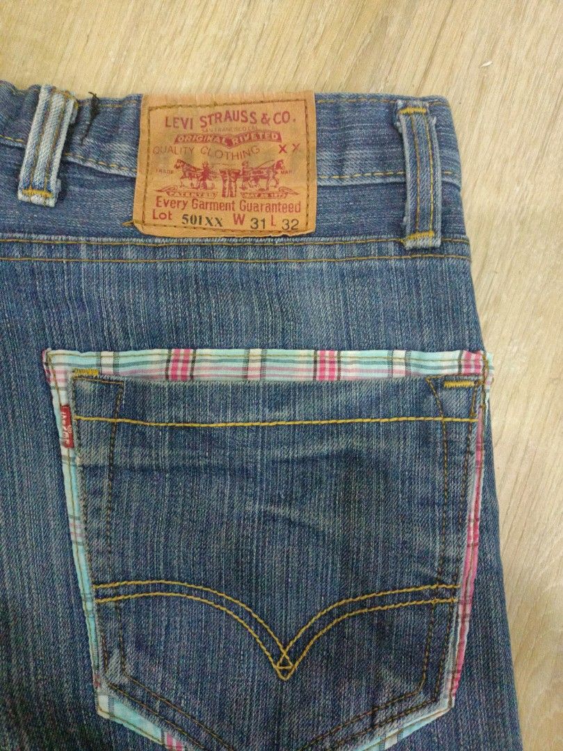 Levis BIG E (Category: Jeans) located in Putrajaya. Submitted by henseman (Listing ID 1224332913, Image 3). Description: Levis BIG E Made in USA Size 30/31 Condition TipTop Jahitan kemas Design sememang gitu dah Yang len ampa nilaikan sendiri Harga rm 199.99 No Cod Good Sold Not Returned Able.