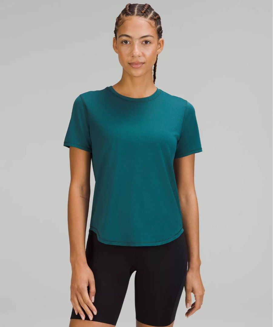 Lululemon Lightweight Mesh Reversible Yoga T-Shirt - Prosecco