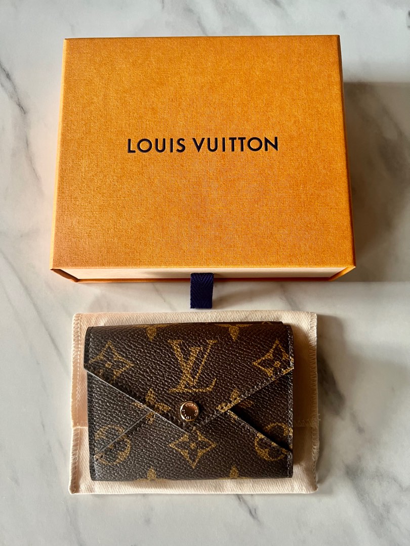 Louis Vuitton LV Celeste wallet in champagne ref.724559 - Joli Closet