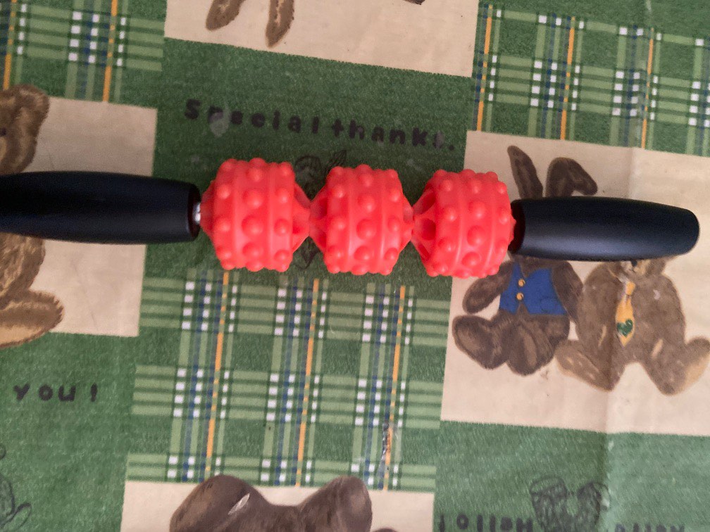 massage stick, 美容＆化妝品, 沐浴＆身體護理, 沐浴及身體護理 身體護理 Carousell