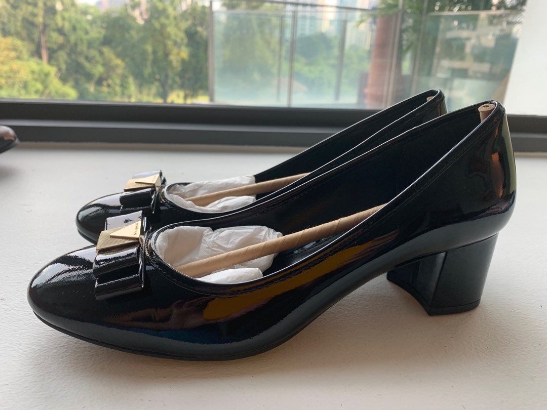 MICHAEL KORS black patent shoes, Women's Fashion, Footwear, Heels on  Carousell