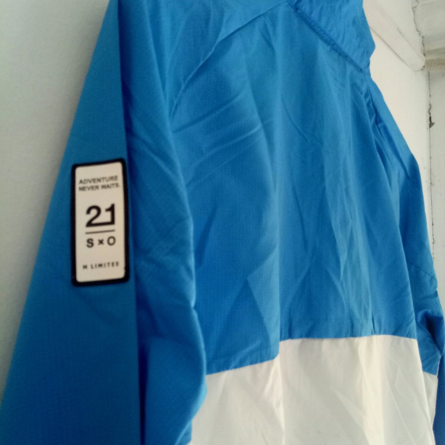 millet Running jacket, Olah Raga, Baju Olahraga di Carousell