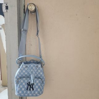 (Category: ) located in . Submitted by sallytay2301 (Listing ID 1224177883, Image 1). Description: .