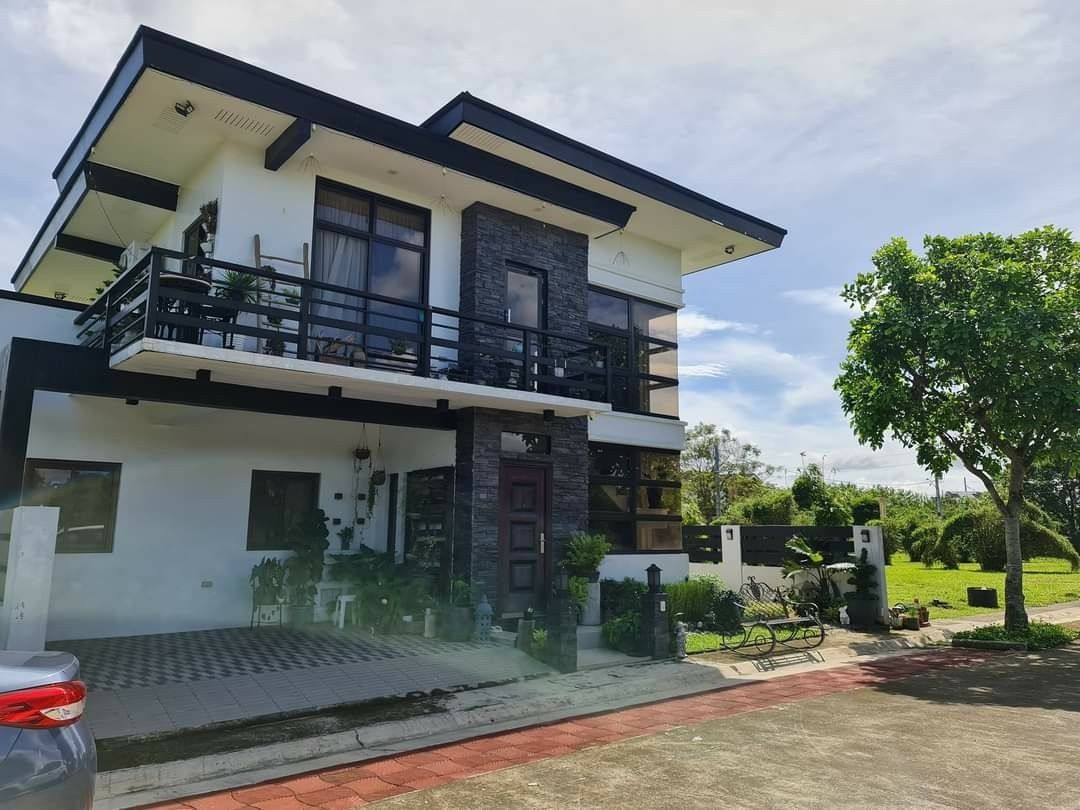 Modern Cozy VIP 3BR House with Pool in Sta Rosa Near Eton SLEX Exit ...