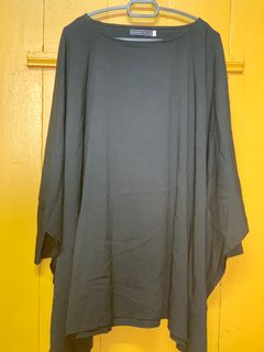 (Category: ) located in . Submitted by ma_wardrobe (Listing ID 1224145792, Image 1). Description: .