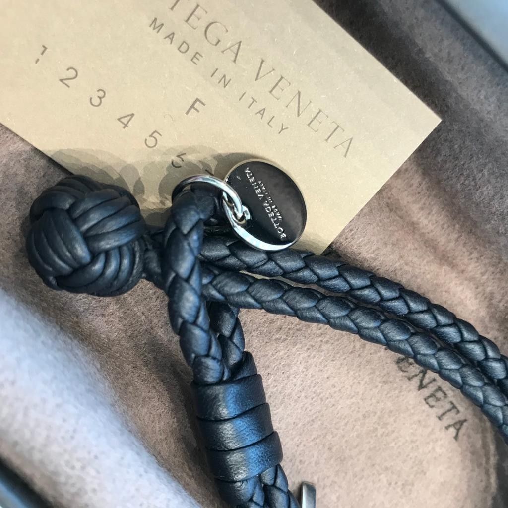 Bottega Veneta Knot Woven Leather Bracelet In Grey