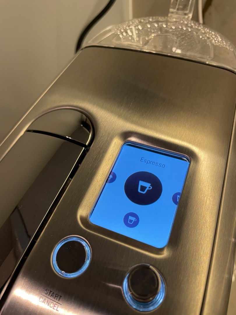 Nespresso Creatista plus, TV & Home Appliances, Kitchen Appliances