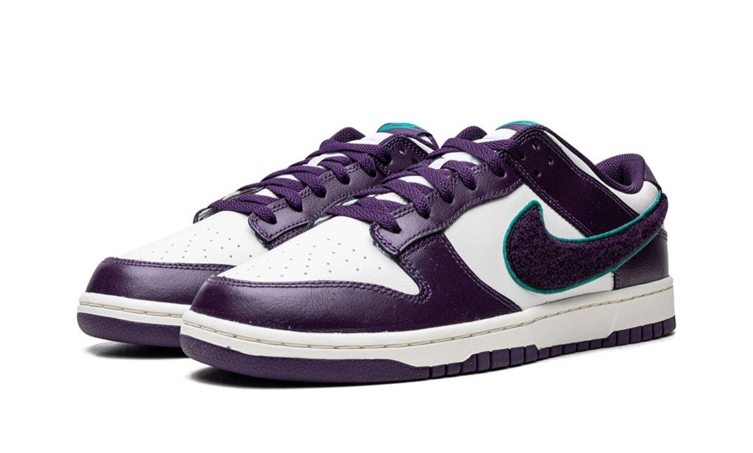 Chenille swoosh nike outlet