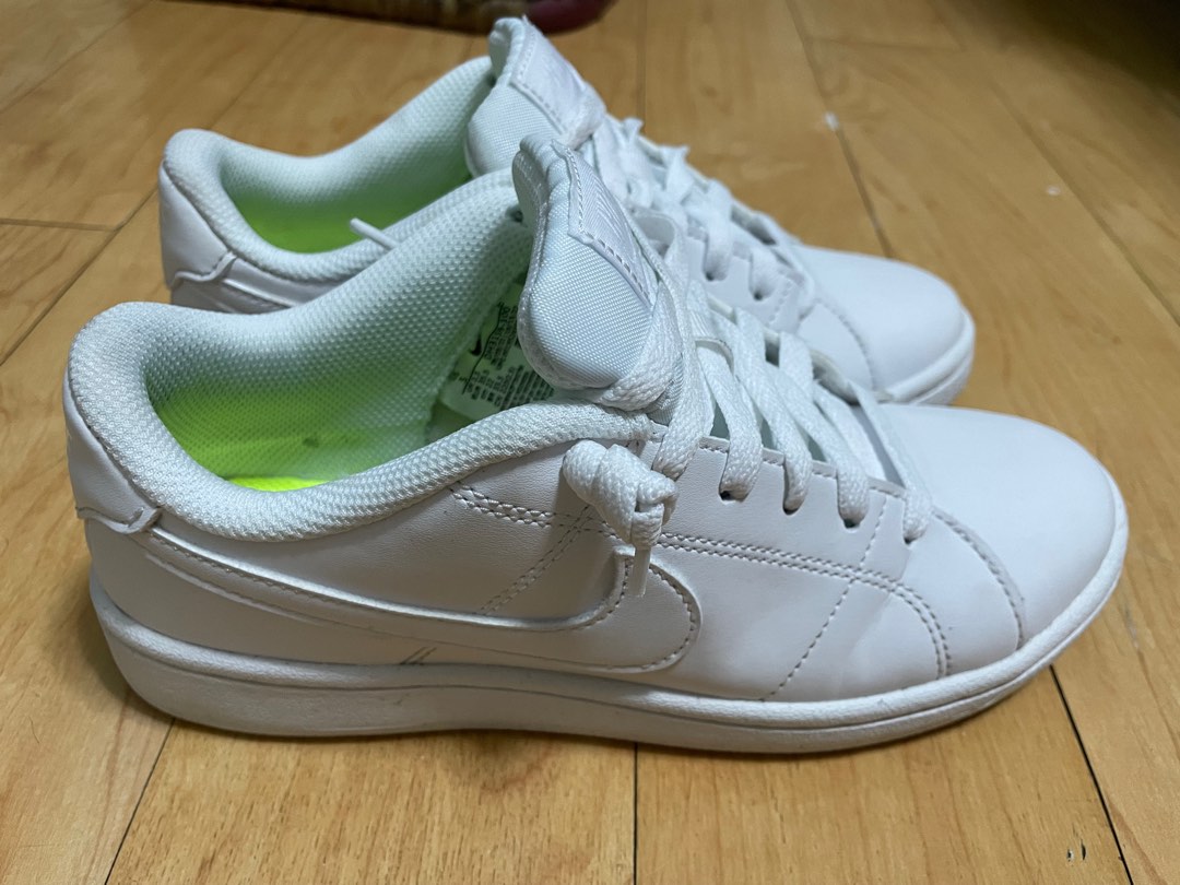 womens white nike skate shoes