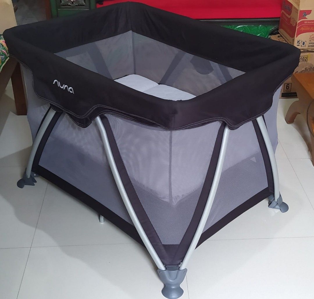 Bundling Nuna Sena Baby Crib in Night (Black) + Kasur Latex Doogle