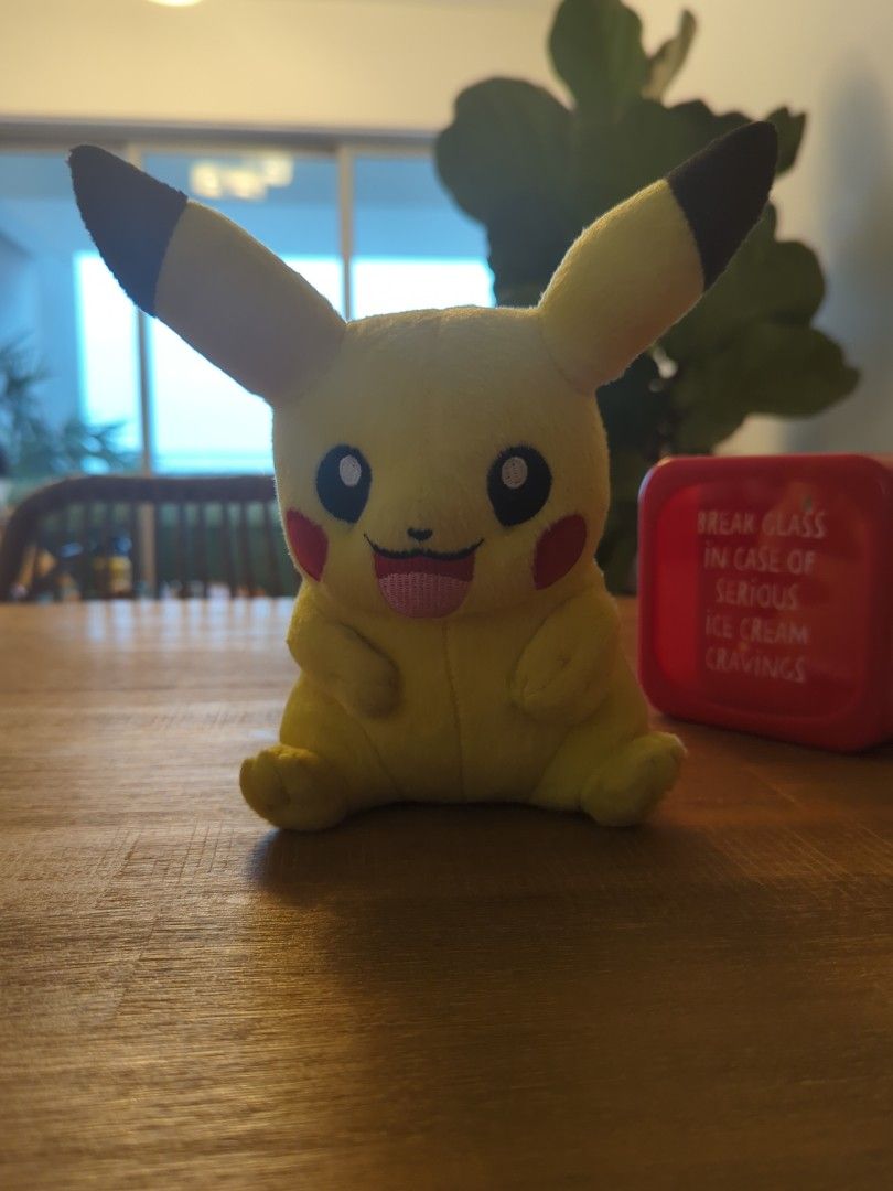 Pikachu peluche hotsell
