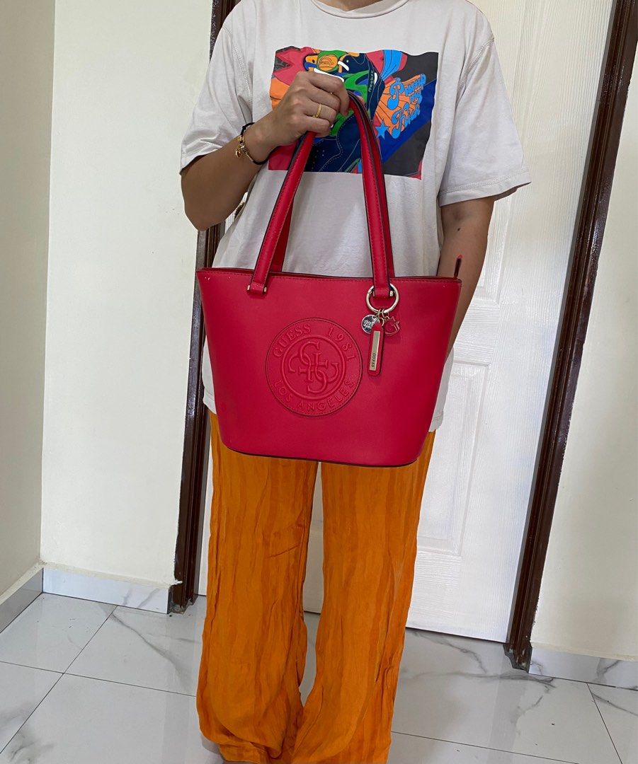 Original Tote bag Guess, Women's Fashion, Bags u0026 Wallets, Tote Bags on  Carousell