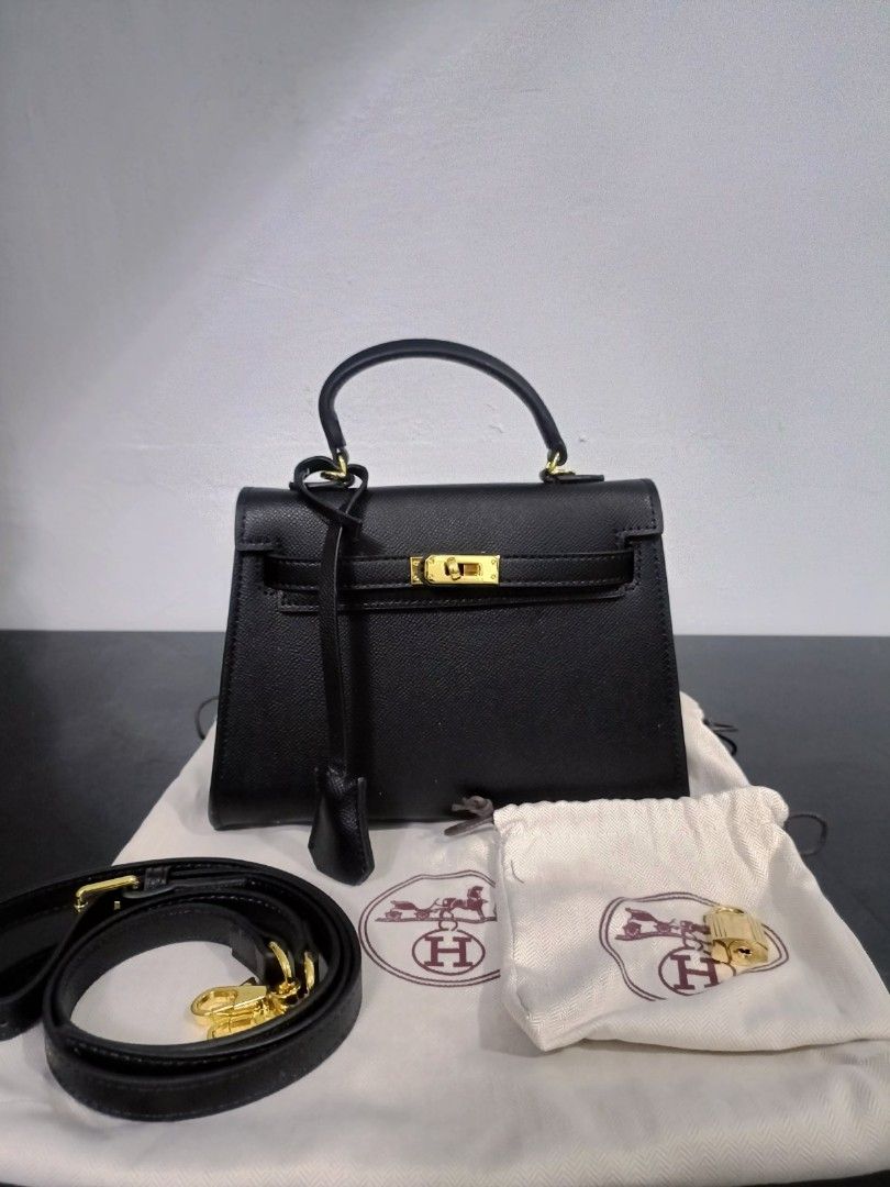 Preloved Hermes kelly 22 cm (Category: Luxury Bags & Wallets) located in Cebu City. Submitted by day.98 (Listing ID 1224148036, Image 1). Description: selected from japan suplus pure epsom leather genuine leather embossed code with dust bag & cer.card , lock & key no flaws.