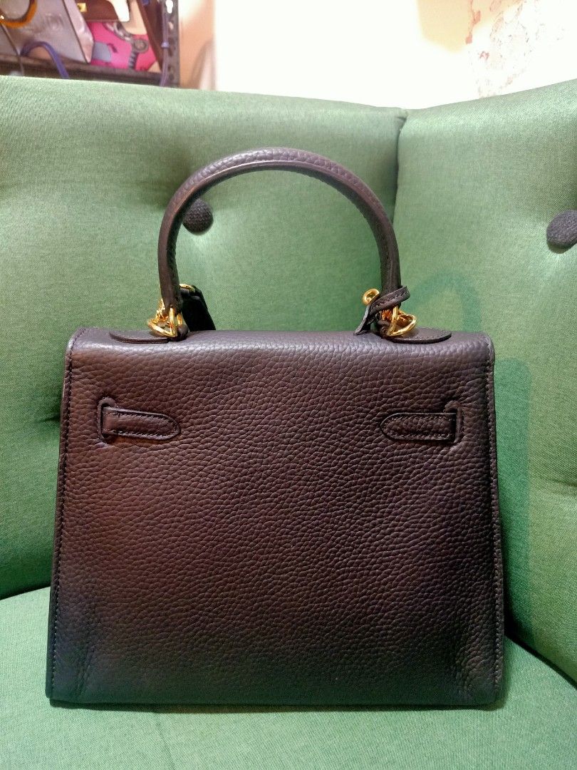 Preloved Hermes killy (Category: Luxury Bags & Wallets) located in Cebu City. Submitted by day.98 (Listing ID 1224149458, Image 3). Description: selected from japan surplus pure togo leather genuine leather with dust bag & cer.card coded no flaws.