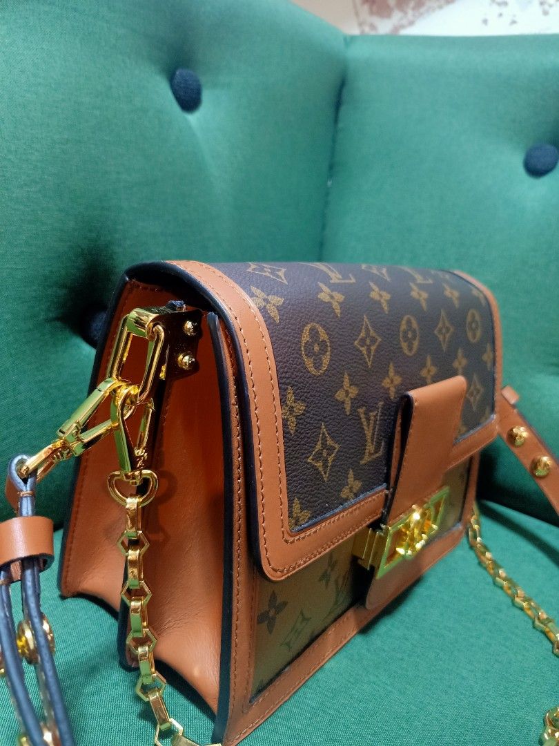 Preloved Lv dauphine (Category: Luxury Bags & Wallets) located in Cebu City. Submitted by day.98 (Listing ID 1224148977, Image 3). Description: selected from japan surplus pure leather genuine leather coded with dust bag no flaws.