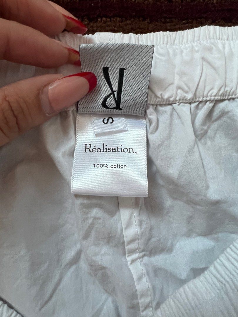 RP ~ White Cotton Boxer Shorts (Category: Shorts) located in Cebu City. Submitted by angel.energyph2 (Listing ID 1224331788, Image 3). Description: 🏷️ ₱1950 Retail: ₱3800 New without tag! Only size M left for preorder 🤍 Size M length 40.5 cm waist 74 cm hip 110 cm.