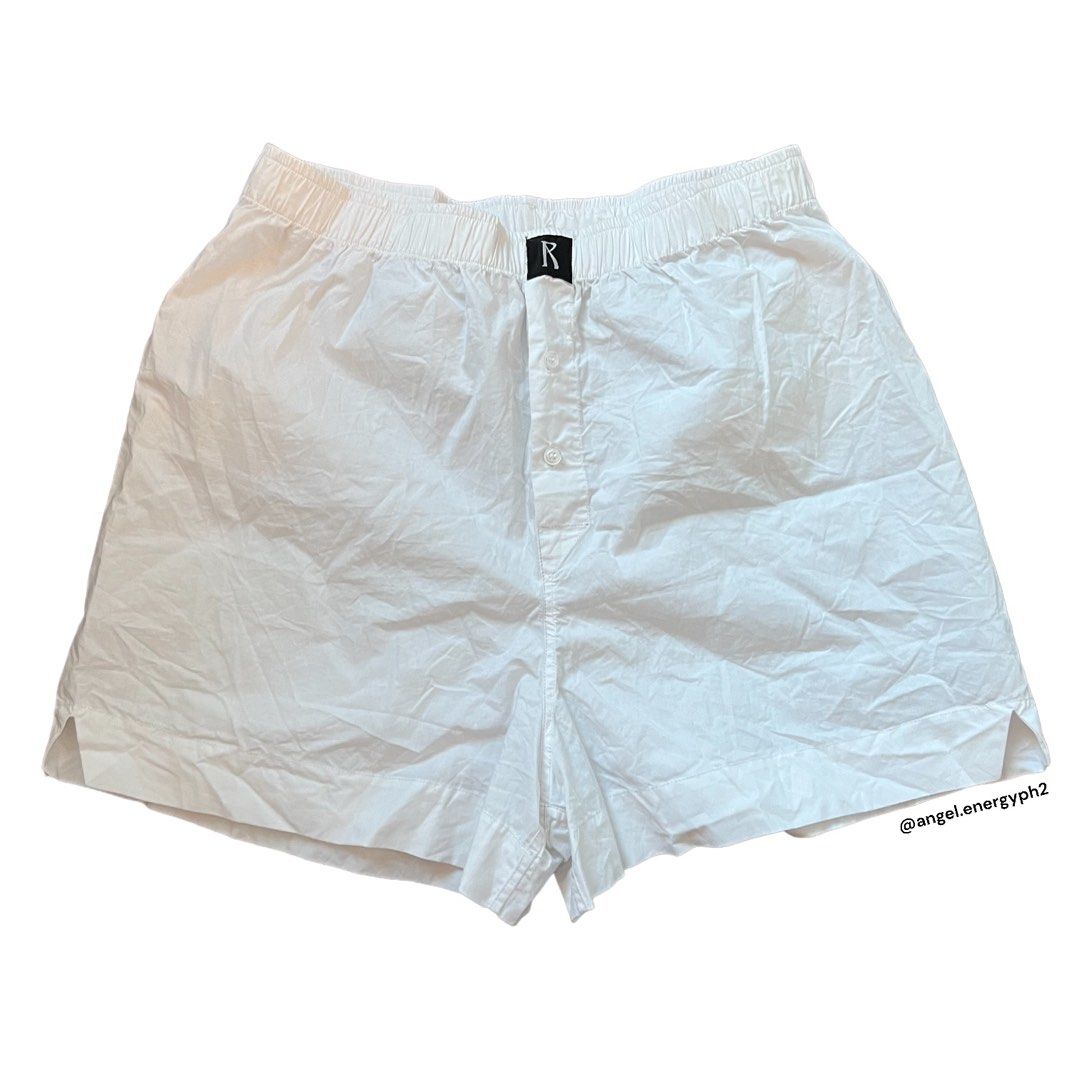 RP ~ White Cotton Boxer Shorts (Category: Shorts) located in Cebu City. Submitted by angel.energyph2 (Listing ID 1224331788, Image 1). Description: 🏷️ ₱1950 Retail: ₱3800 New without tag! Only size M left for preorder 🤍 Size M length 40.5 cm waist 74 cm hip 110 cm.